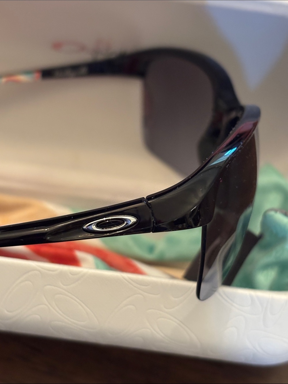 Oakley Women's Black Gradient Sunglasses with Multicolor Cloth - Picture 3 of 6